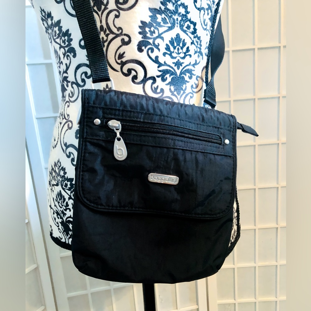 Baggallini Black Crossbody Bag EUC Purse